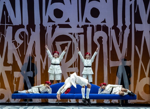Child dancers in WNO Aida