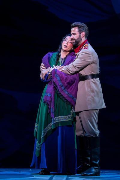 Photo of Jennifer Rowley and Adam Smith, embracing, in WNO's "Aida"